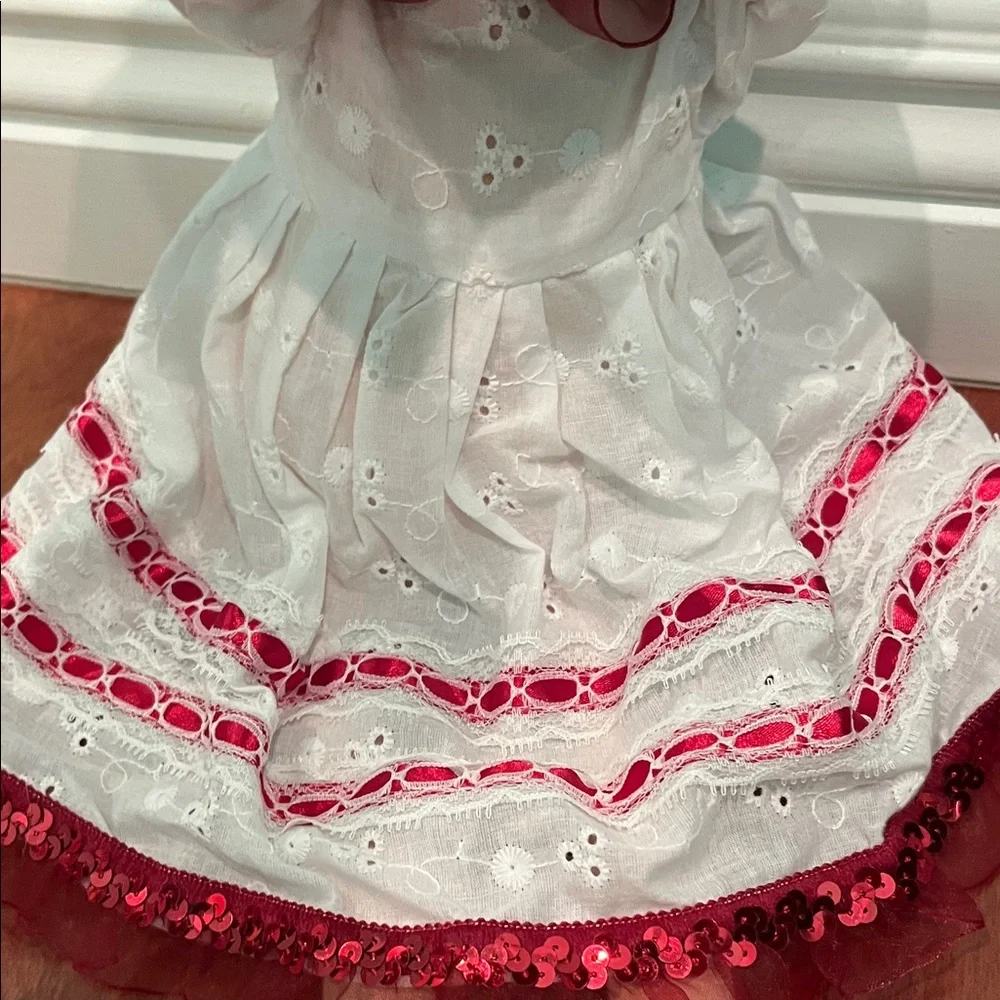 N/A charming doll